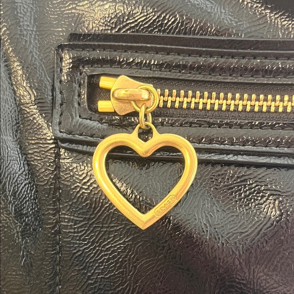 COACH Poppy Daisy Liquid Glass Hobo Patent Shoulder Bag EUC No. G1269-F20108 - Picture 5 of 15